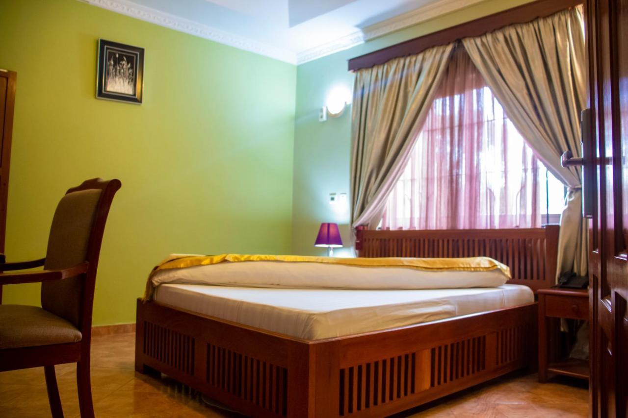 ארושה Lush Garden Business Hotel מראה חיצוני תמונה