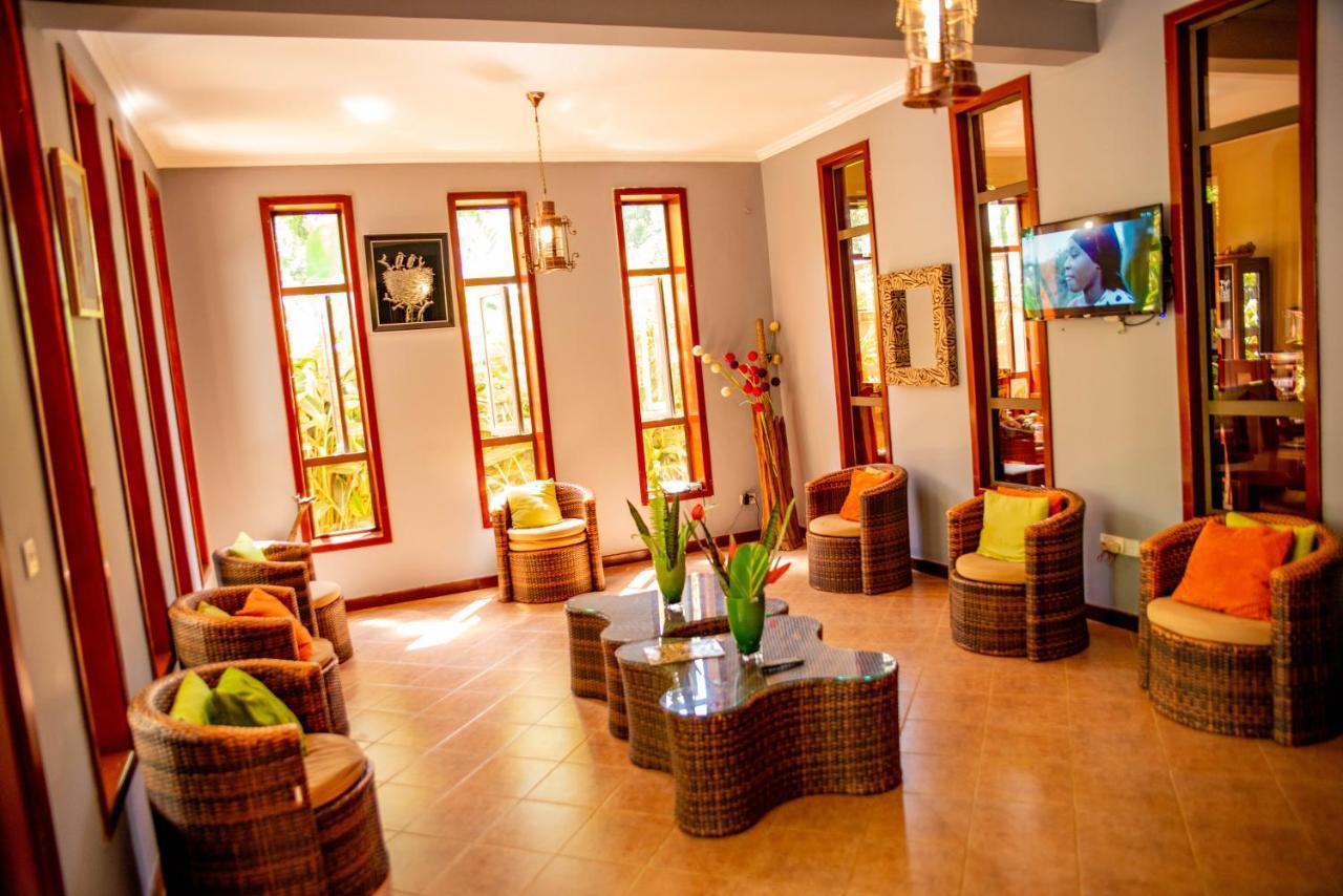 ארושה Lush Garden Business Hotel מראה חיצוני תמונה