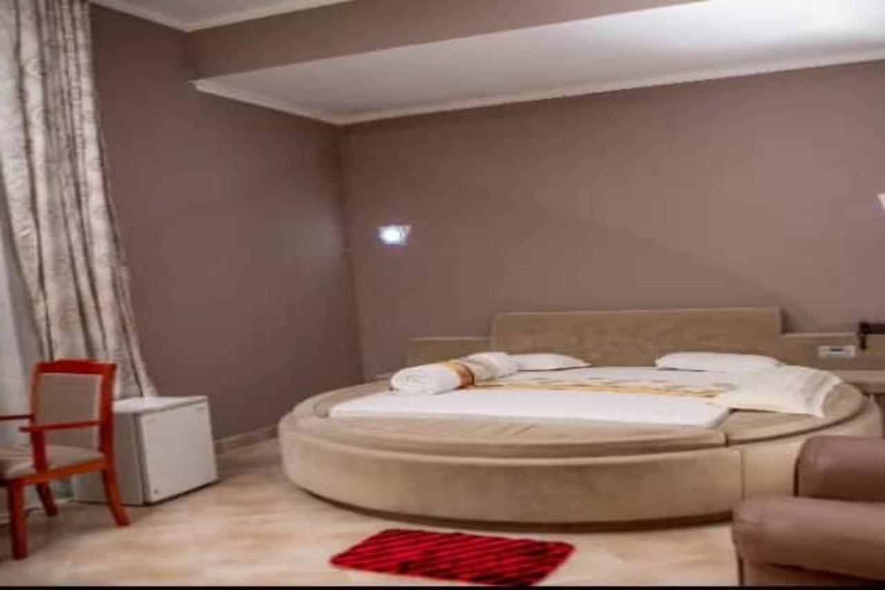 ארושה Lush Garden Business Hotel מראה חיצוני תמונה